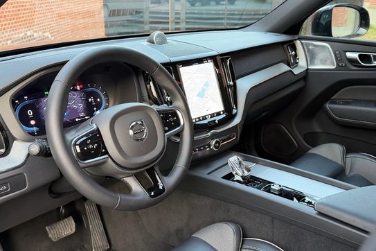 Volvo XC60 B5 B AWD Ultra Dark aut