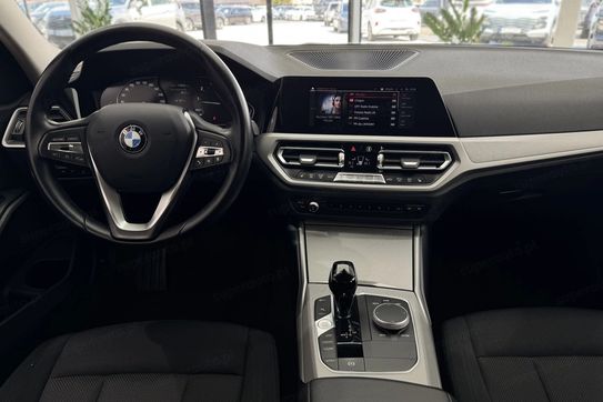 BMW Seria 3 318i Advantage