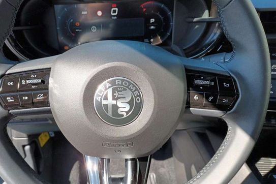 Alfa Romeo Junior 1.2 Ibrida Ti