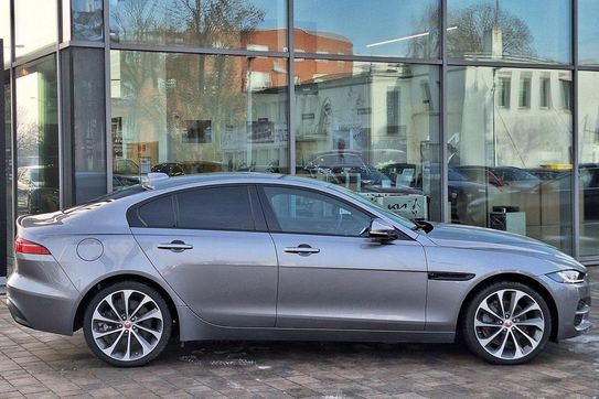 Jaguar XE D200 AWD SE