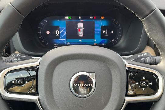 Volvo XC60 B5 B AWD Plus Dark