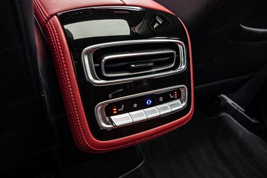 Omoda 9 1.5 Super Hybrid Exclusive AWD