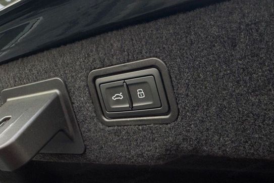 Audi A8 S8 TFSI mHEV quattro Tiptr.