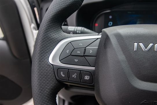 Iveco Daily 35S18 Kontener 8EP + Winda