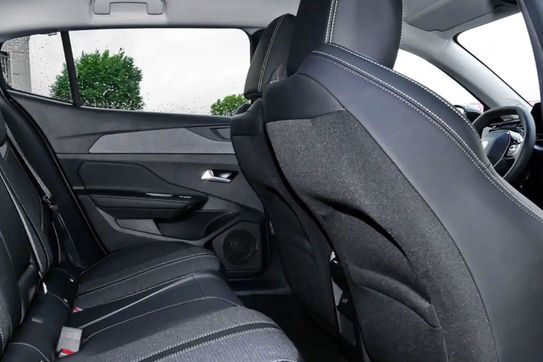 Peugeot 408 Business 1.2 mHEV e-DSC6