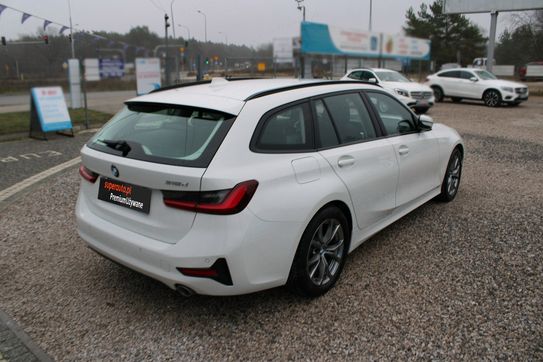 BMW Seria 3 318i aut