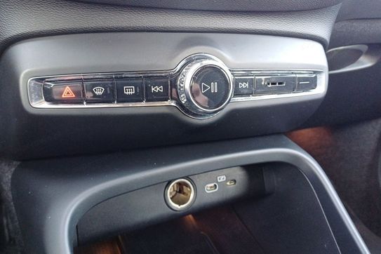 Volvo XC40 B3 Plus Dark