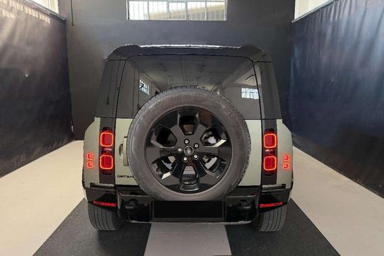 Land Rover Defender 110 D300 X-Dynamic HSE