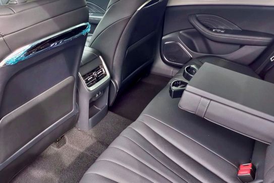 Hongqi H5 Deluxe 2.0T DSG