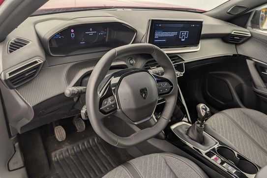 Peugeot 2008 ALLURE 1.2 PureTech