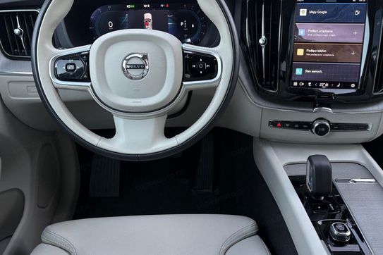 Volvo XC60 B5 B AWD Plus Dark