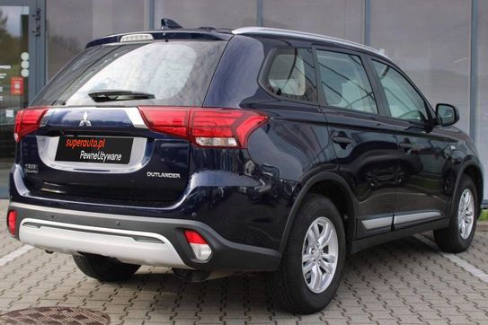 Mitsubishi Outlander Invite + 2WD
