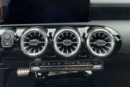 Mercedes CLA 220 4-Matic AMG Line