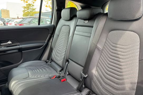 Mercedes GLB 200
