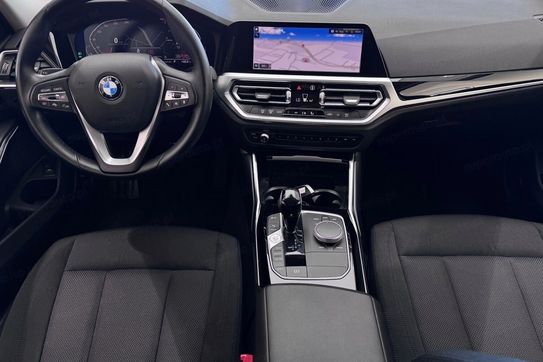 BMW Seria 3 Touring 318i Advantage