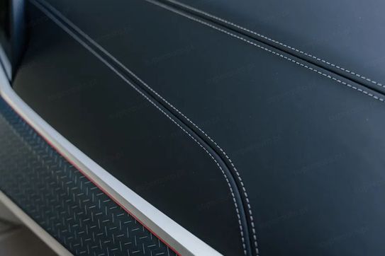 BMW X6 M50i