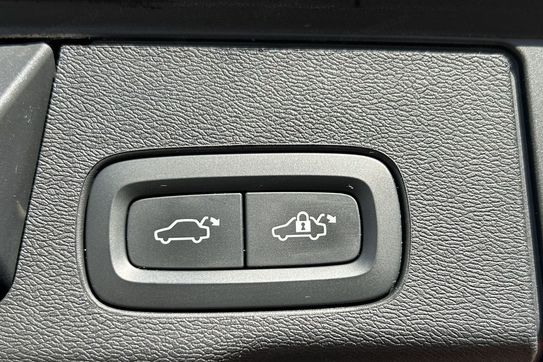 Volvo XC60 B4 D AWD Plus Bright aut