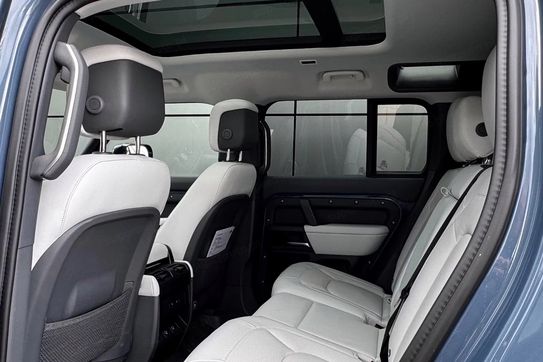 Land Rover Defender 110 D250 X-Dynamic HSE