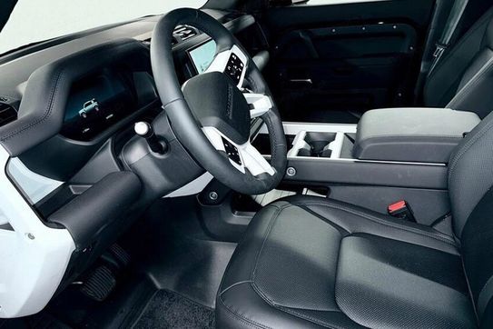 Land Rover Defender 110 D250 X-Dynamic SE