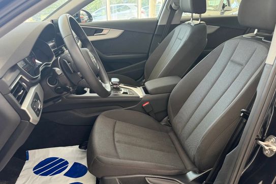 Audi A4 35 TFSI S Line