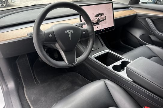Tesla Model 3 RWD