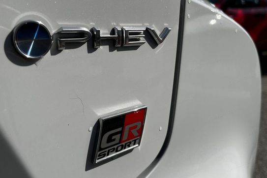 Toyota C-HR GR Sport 2.0 Hybrid Dynamic Force Plug-in
