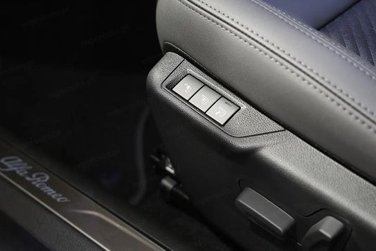 Alfa Romeo Junior Ibrida