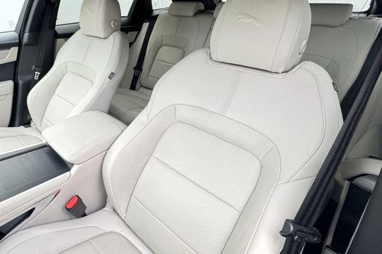 Jaguar F-Pace 2.0 D200  AWD R-Dynamic SE