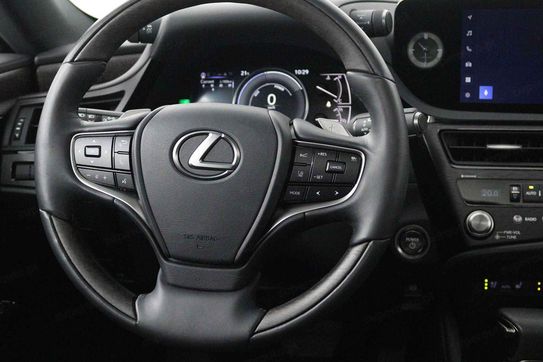 Lexus ES 300h Prestige