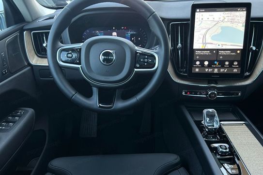 Volvo XC60 B5 B AWD Plus Dark aut