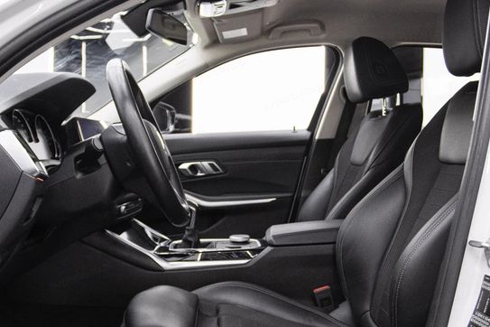 BMW Seria 3 318d Sport Line