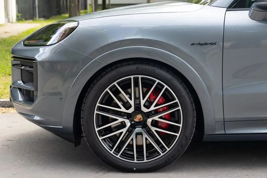 Porsche Cayenne S E-Hybrid Black Edition