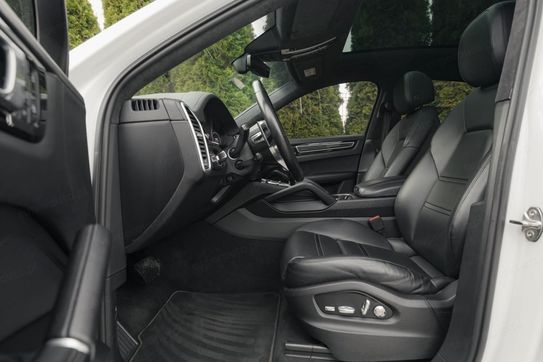 Porsche Cayenne Standard