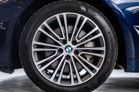 BMW Seria 5 530i xDrive aut