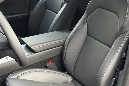 Tesla Model Y Long Range RWD