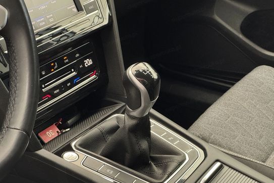 Volkswagen Passat 1.5 TSI Business