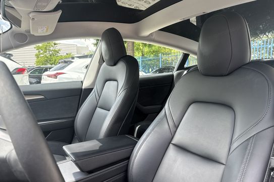 Tesla Model 3 RWD