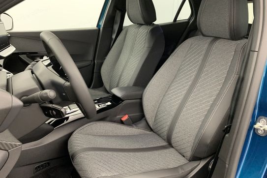 Peugeot 2008 ALLURE 1.2 mHEV e-DCS6