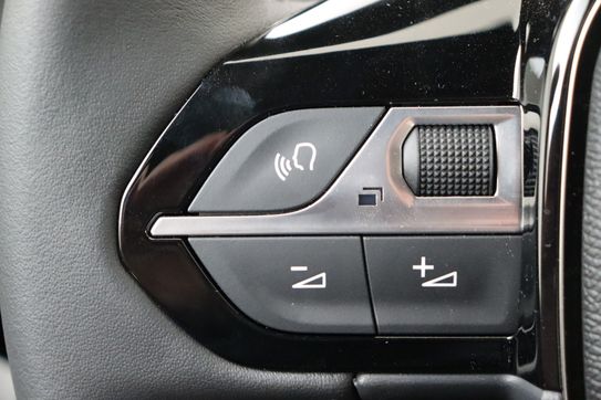 Peugeot 2008 STYLE 1.2 Turbo