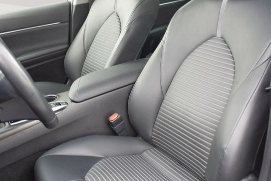 Toyota Camry 2.5 Hybrid CVT