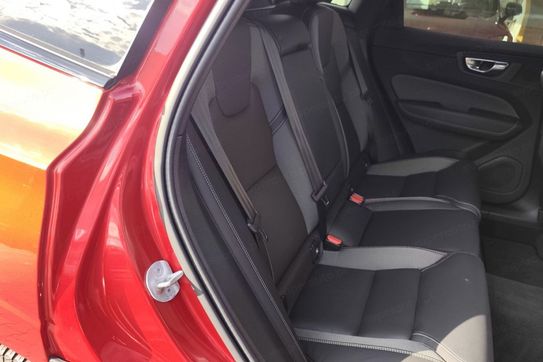 Volvo XC60 B5 B AWD Plus Dark