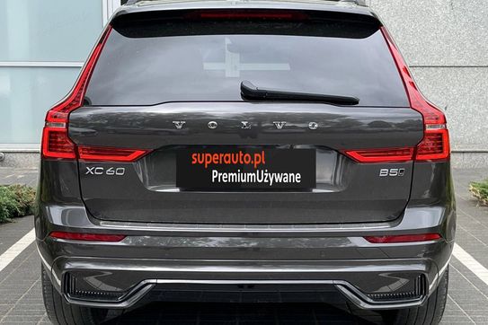 Volvo XC60 B5 B AWD Ultra Dark