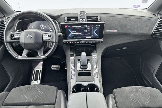 DS DS 7 Performance Line 1.6 E-Tense Hybrid AT