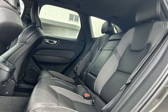 Volvo XC60 B4 D AWD R-Design