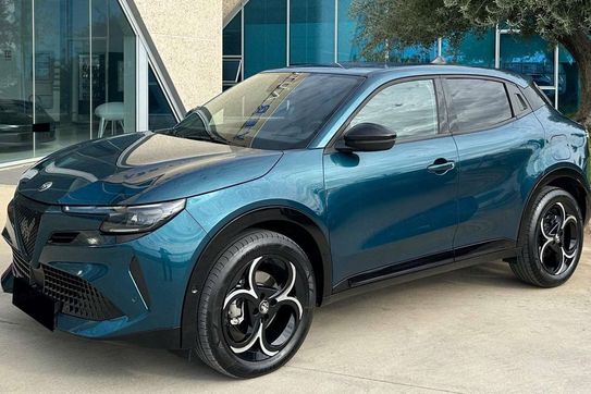 Alfa Romeo Junior 1.2 Ibrida