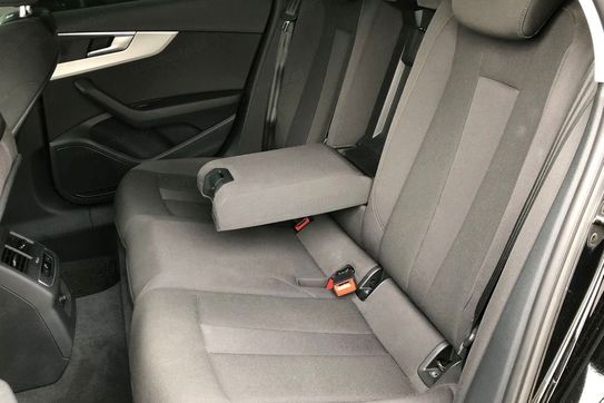 Audi A4 35 TFSI mHEV S tronic