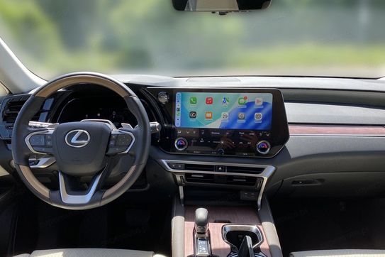 Lexus RX 450h+ Omotenashi