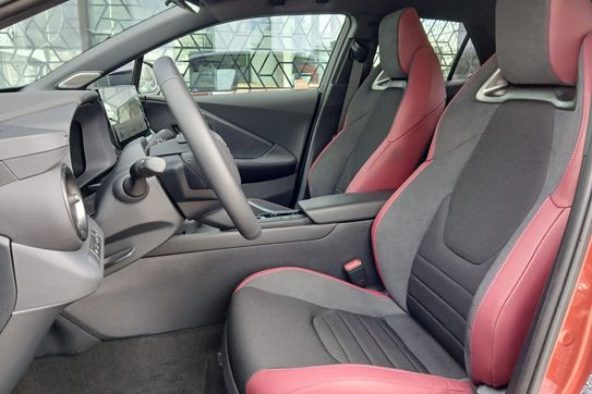 Toyota C-HR 2.0 PHEV Dynamic Force Tokyo Edition