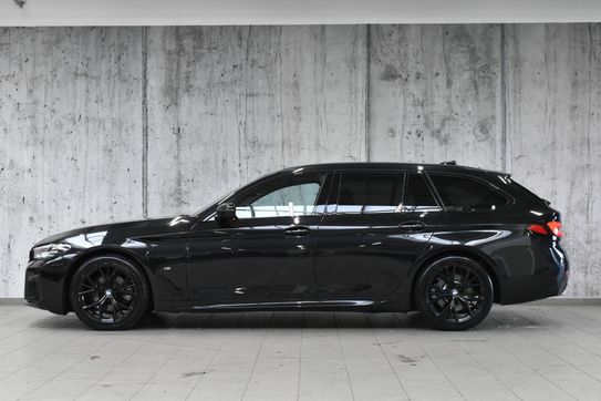 BMW Seria 5 520d xDrive M Sport mHEV aut