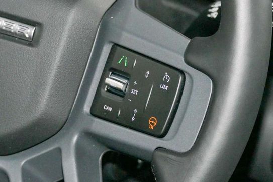 Land Rover Defender 110 D300 X-Dynamic HSE